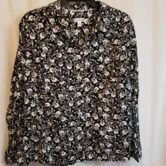 Black and white floral button up top
XLP - Picture 1 of 6